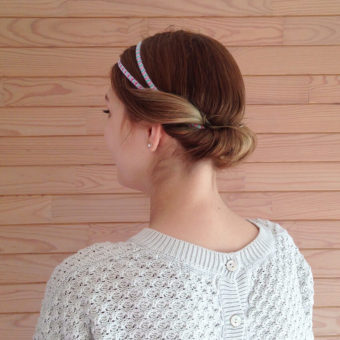 chignon coiffure headband 340x340 - Bien porter un headband