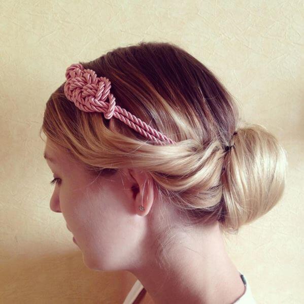 coiffure chignon headband - Bien porter un headband