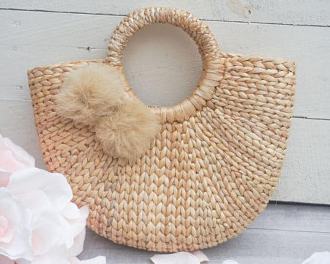 panier paille pompon etsy - Quand le panier remplace le sac à main