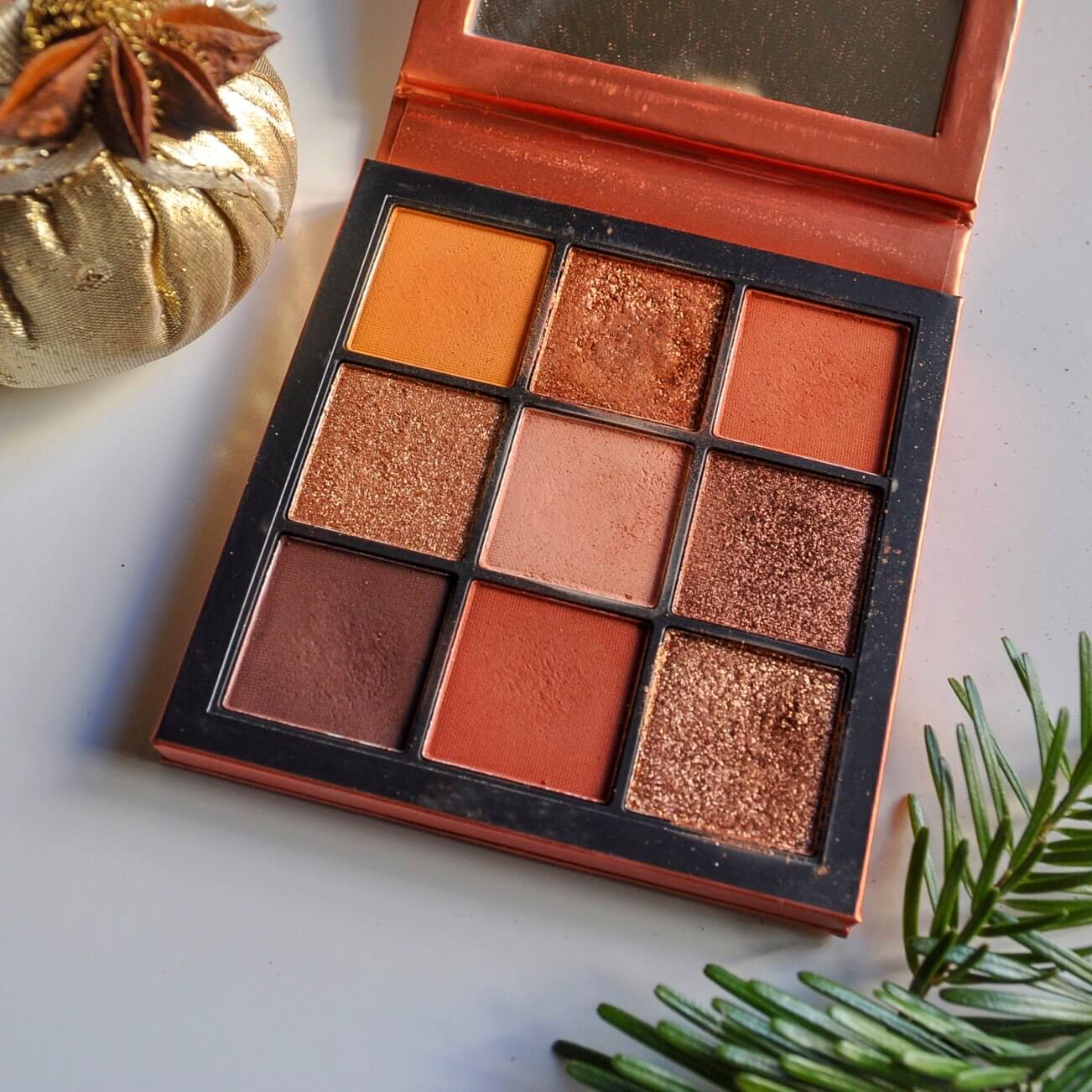 palette topaz obsession huda beauty - Un maquillage de fête avec Clara s'emballe