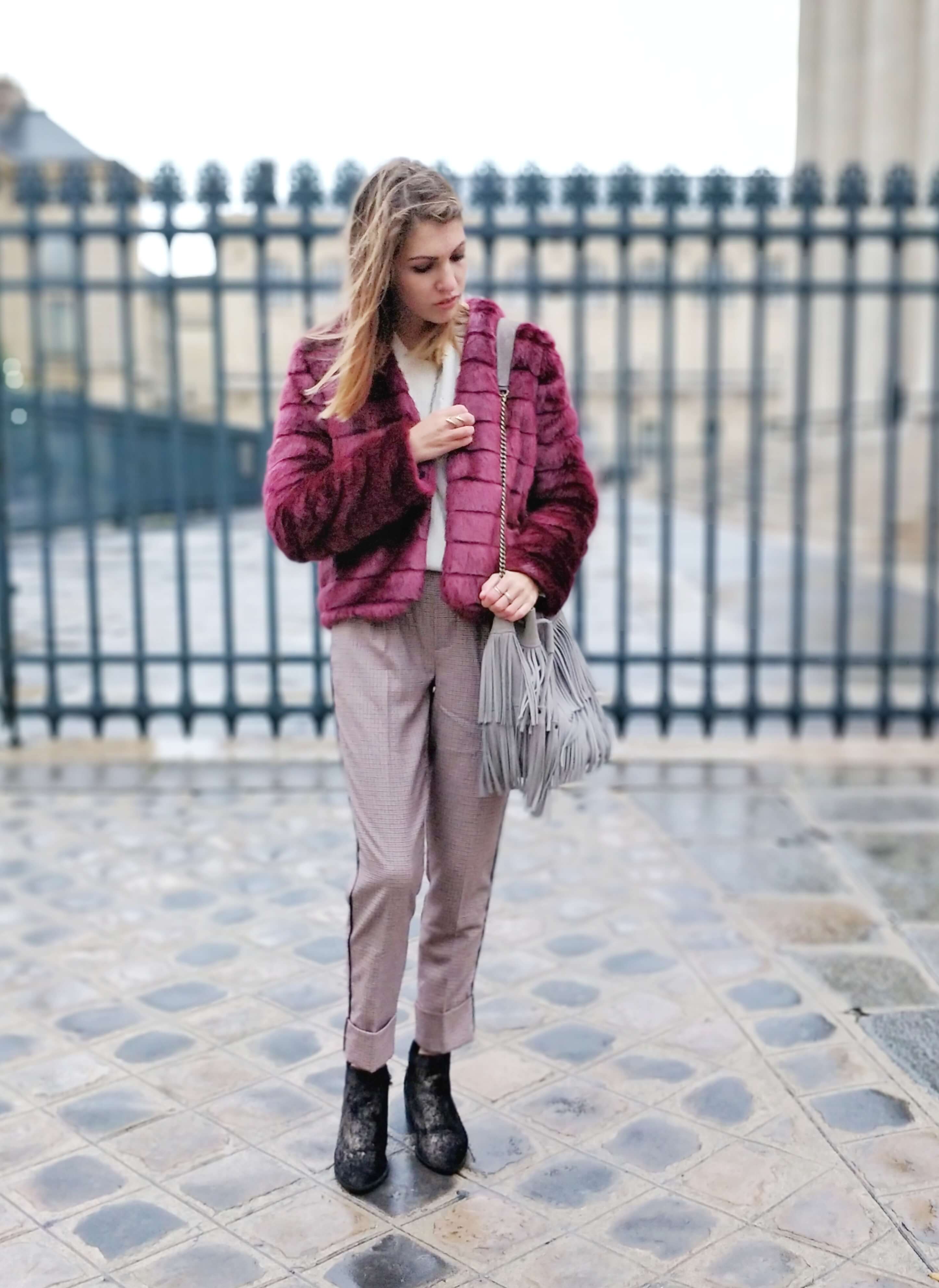 tenue manteau fausse fourrure bordeaux - L'hiver en fausse fourrure